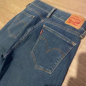 710 super skinny Levi jeans, W27/L32